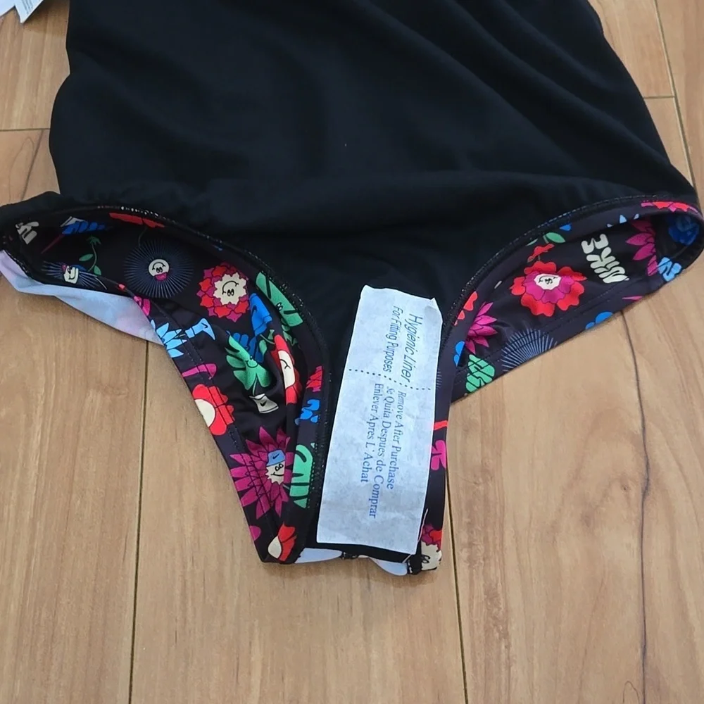 Nike Swim Garden Party Big Kids size LARGE